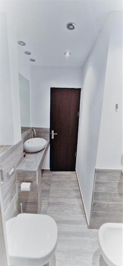 Old Town Apartment Бухарест Экстерьер фото